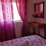 Casa de hóspedes Santa Isabel 3*